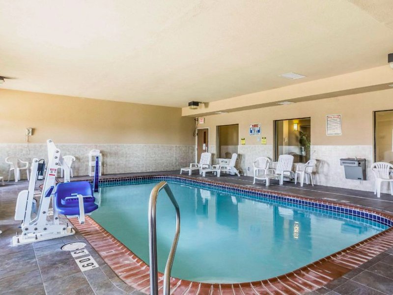 Quality Inn & Suites Salem near I-57の写真