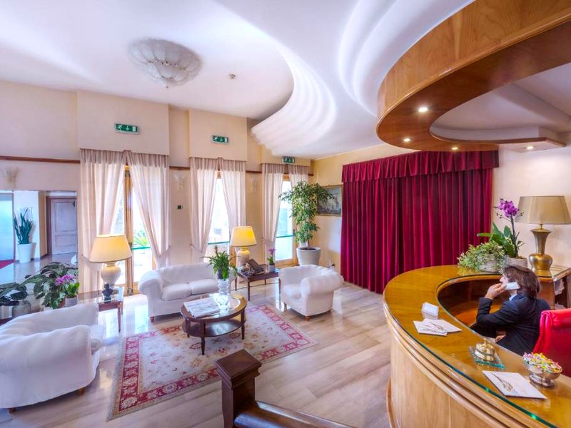 アスチュラ パレス ホテル (Astura Palace Hotel)の写真