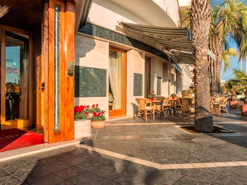 アスチュラ パレス ホテル (Astura Palace Hotel)の写真