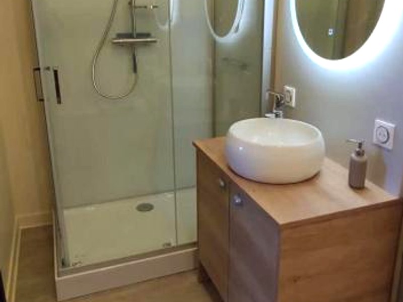 Superbe studio en résidence rue de courcelles (Superbe studio en residence rue de courcelles)の写真