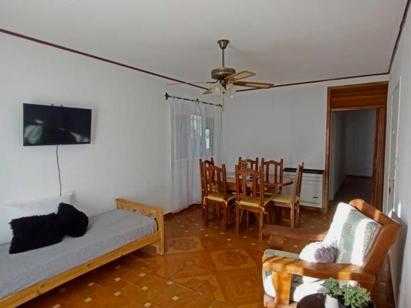 Casa a 2 cuadras del mar en Necocheaの写真