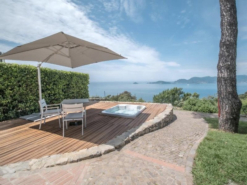 ゴルフォ ドゥ ポエティ ルレ ホテル (Golfo dei Poeti Relais Hotel)の写真