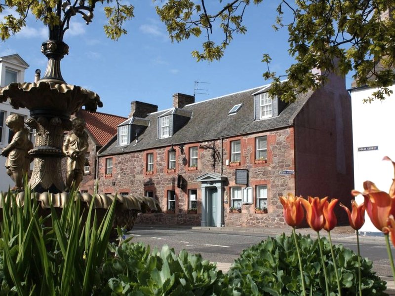 ザ クラウン アンド キッチン (The Crown & Kitchen)の写真