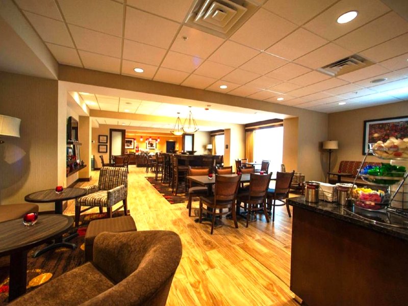 Hampton Inn Fort Morganの写真