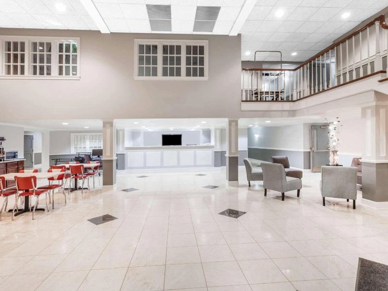 Ramada by Wyndham Henderson/Evansvilleの写真