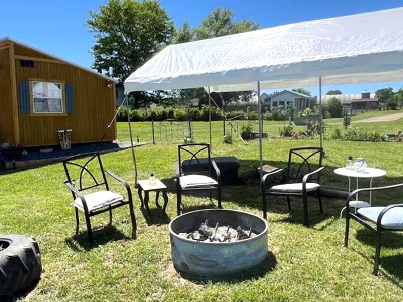 Glamping tent on farm Mountain viewsの写真