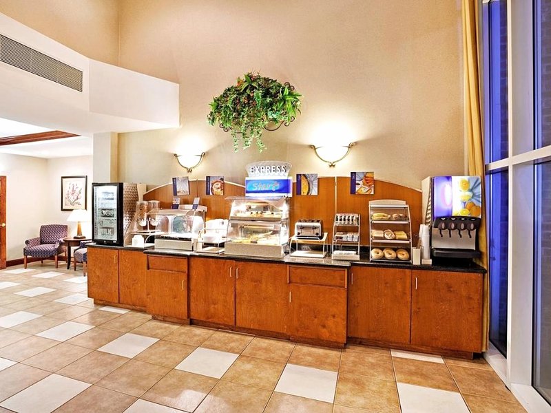 Holiday Inn Express Hotel & Suites Cherokee-Casino By IHGの写真