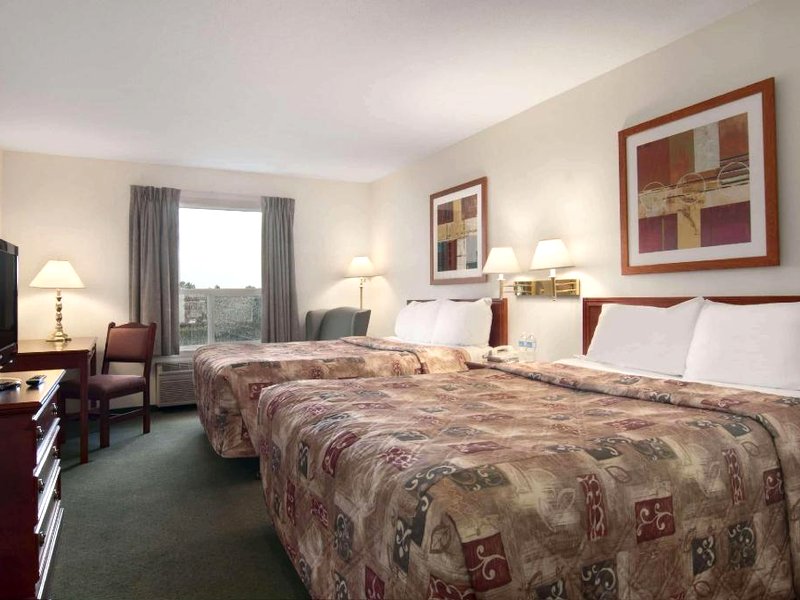 トラベロッジ バイ ウィンダム ストーニー プレイン (Travelodge by Wyndham Stony Plain)の写真