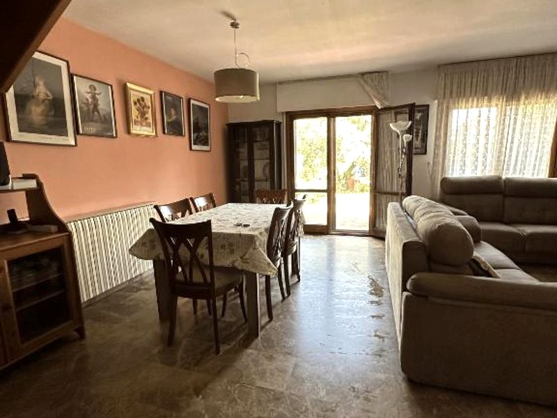 Amplio y Comodo Chalet en Zaragoza con pistas de tenisの写真
