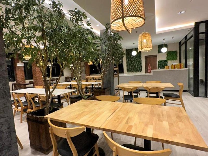 ウエストプライムホテル＆レストラン (West Prime Hotel & Restaurant)の写真