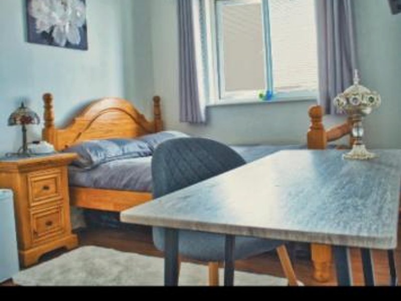 Detached House with a private en suite roomの写真