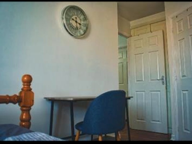 Detached House with a private en suite roomの写真