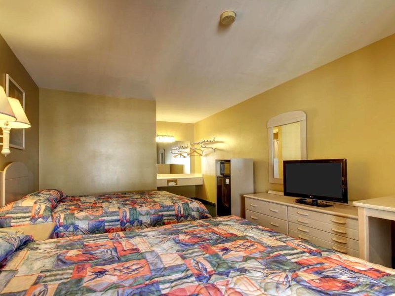 Key West Inn - Childersburgの写真