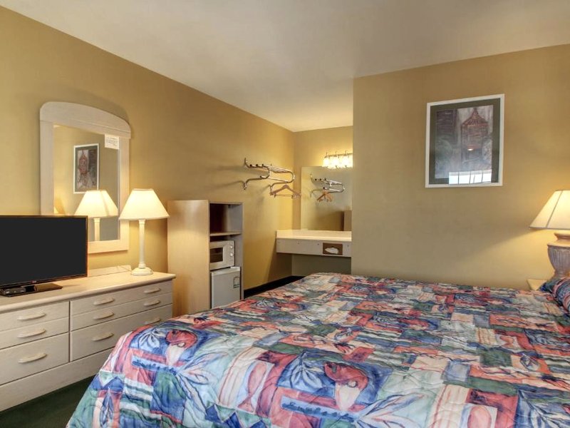 Key West Inn - Childersburgの写真