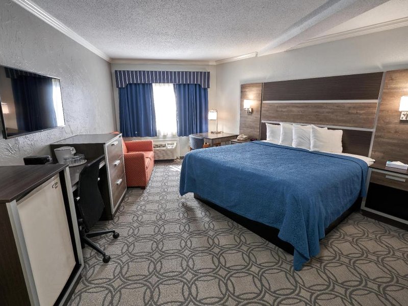 アンバサダー イン&スイーツ (Ambassador Inn & Suites)の写真