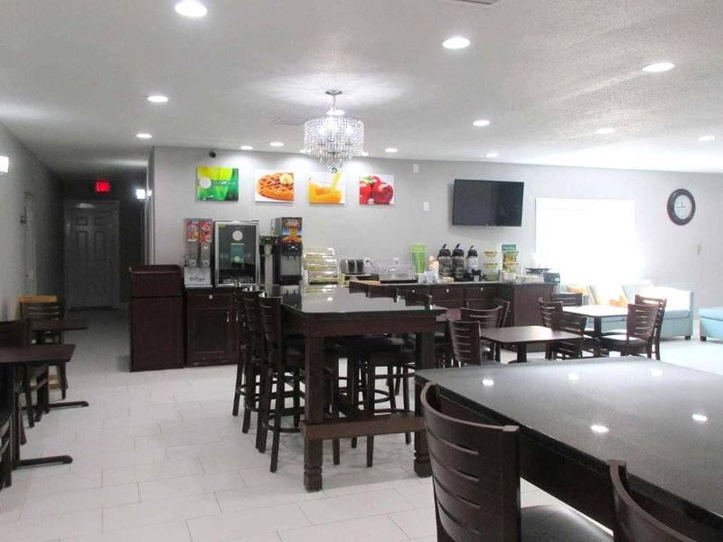 クオリティ イン ＆ スイーツ シンシナティ アップタウン ノーウッド (Quality Inn & Suites Cincinnati Uptown Norwood)の写真