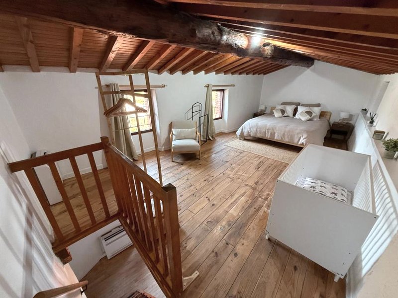 Charming stone house in Eus - Vue sur les Montagnes & Confort 2025の写真