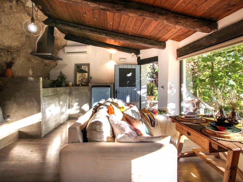 XUQ LOMAS DE RUVIRA の写真