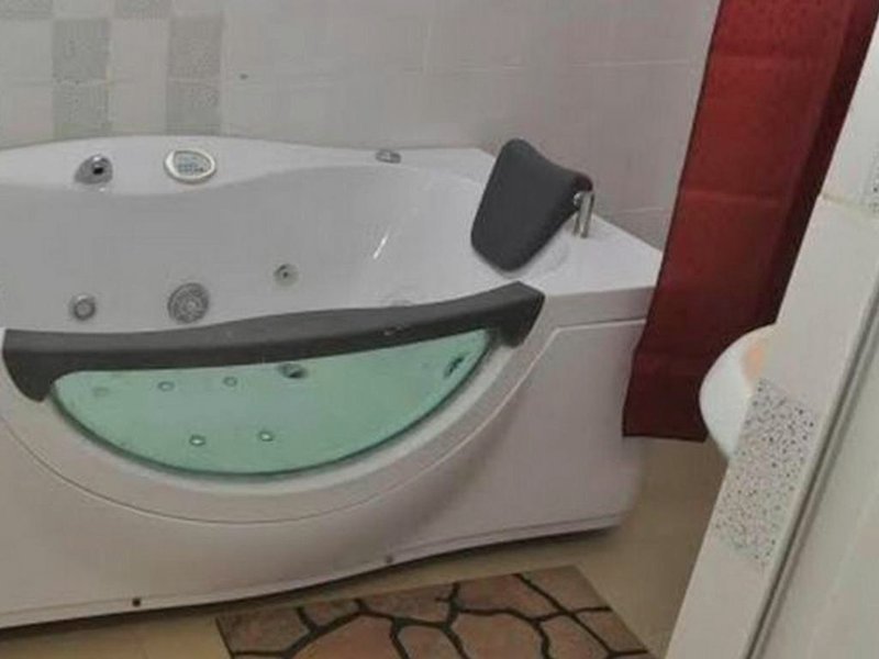 シェリフィー ロイヤル ホテル アンド スイーツ (SHERIFFYT ROYAL HOTEL AND SUITES)の写真