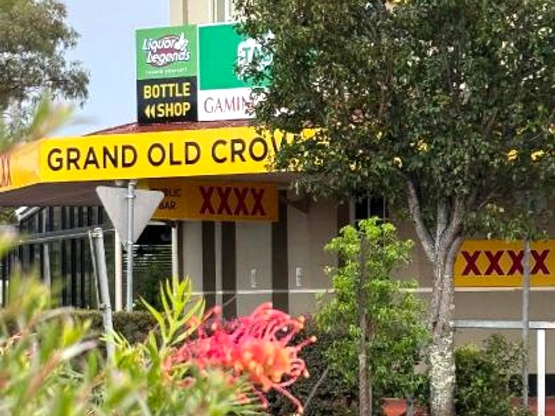 Grand Old Crow Hotelの写真