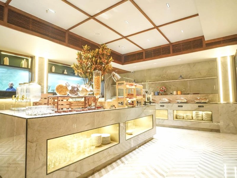 Ishaan Sarovar Portico Deogharの写真