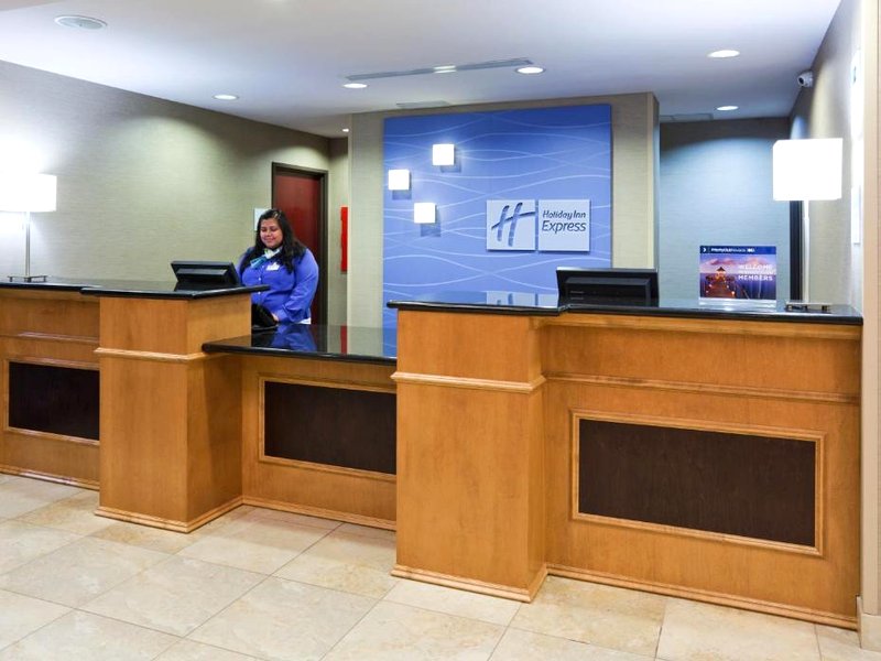 ホリデイ イン エクスプレス アンド スイーツ ロチェスター ウエスト メディカル センター バイ IHG (Holiday Inn Express and Suites Rochester West-Medical Center By IHG)の写真