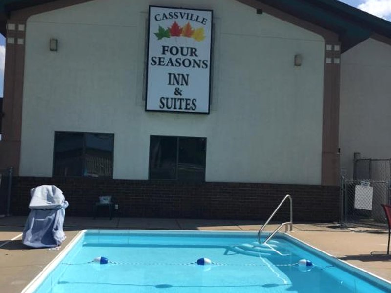 Cassville Four Seasons Inn & Suitesの写真