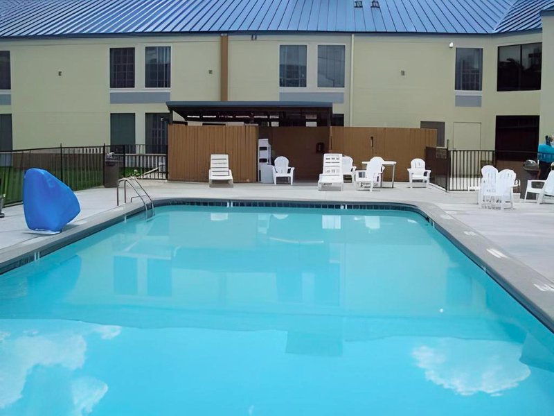 デイズ イン&スイーツ バイ ウィンダム タレクゥア (Days Inn & Suites by Wyndham Tahlequah)の写真