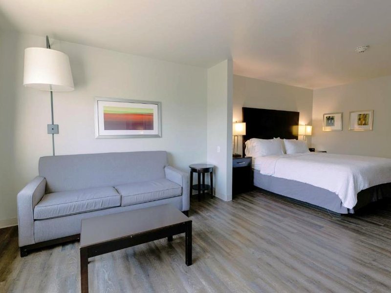 Holiday Inn Express and Suites Tahlequah By IHGの写真