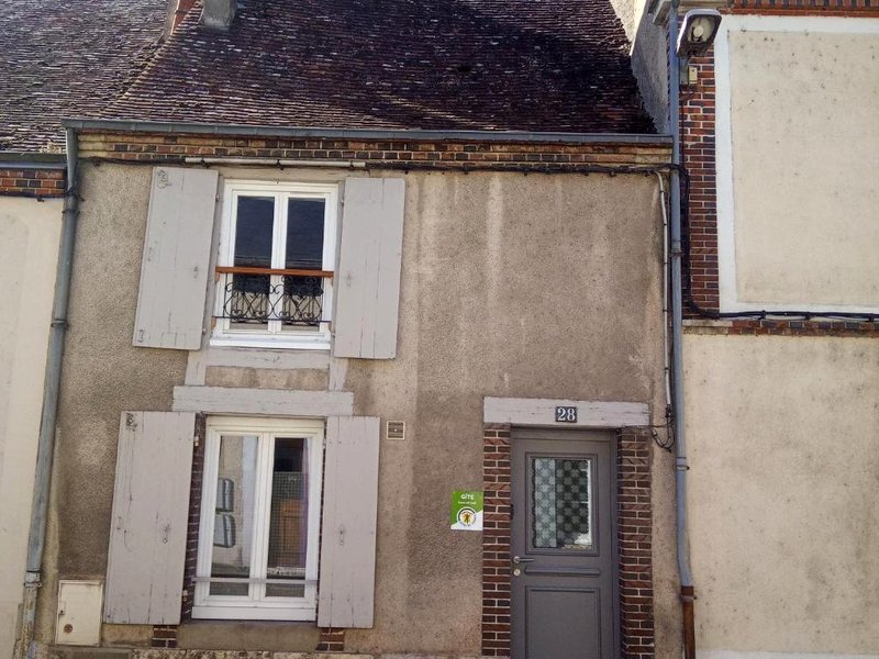 Gîte Châteaudun, 3 pièces, 4 personnes - FR-1-581-115 (Elegante maison de ville avec cour interieure, centre de Chateaudun, proche sites touristiques - FR-)の写真