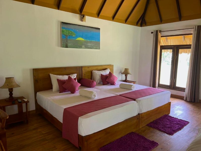 サフロン レイク ヤーラ (Saffron Lake Yala)の写真