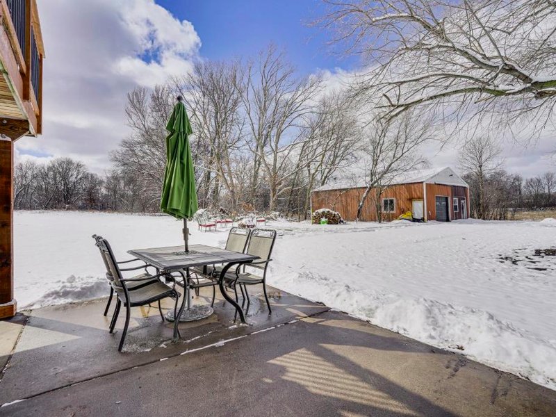 Renovated Blaine Farmhouse with Heated Pole Barn!の写真
