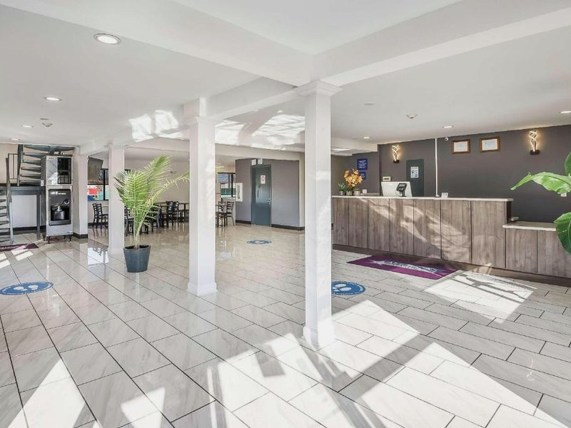 アメリカズ ベスト バリュー イン イースト ピオリア (Americas Best Value Inn East Peoria)の写真