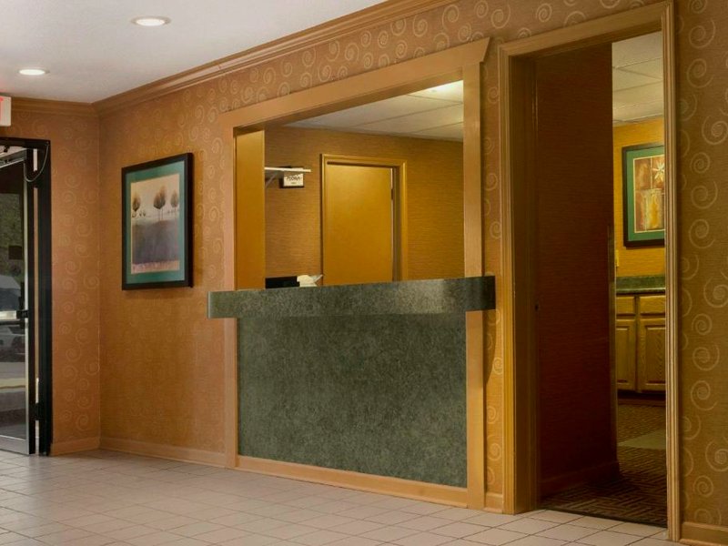 スーパー 8 バイ ウインダム ペオリア イースト (Super 8 By Wyndham Peoria East)の写真