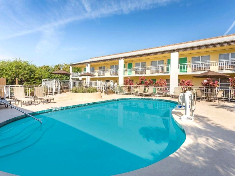 Super 8 by Wyndham Ellenton Bradenton Areaの写真
