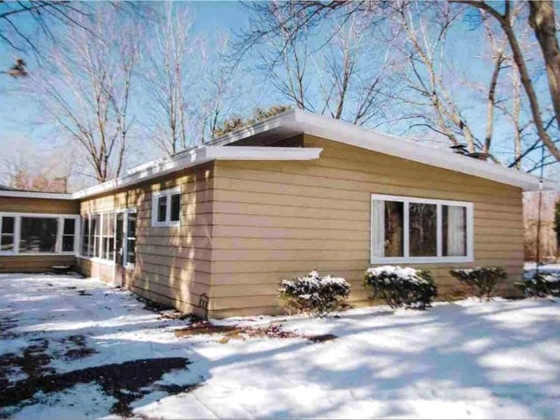 Cottage Apartment by Lake MI w private Hot Tub!の写真