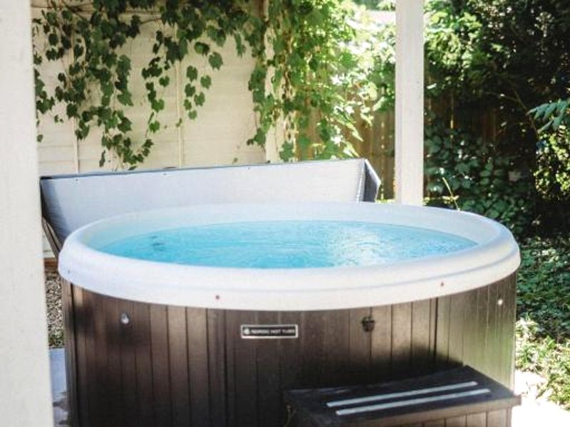 Cozy Oasis by Lake MI with Hot Tubの写真