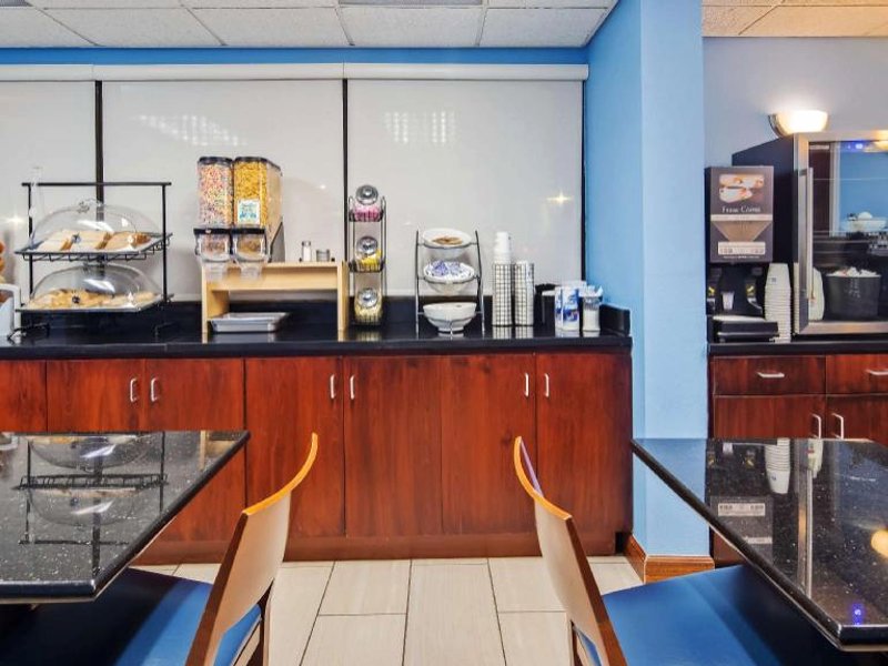 SureStay by Best Western Lenoir Cityの写真