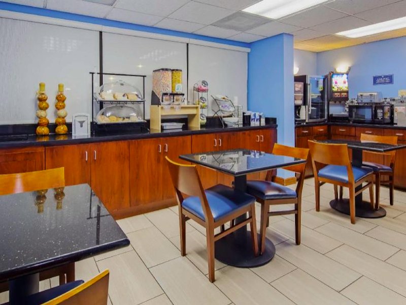 SureStay by Best Western Lenoir Cityの写真