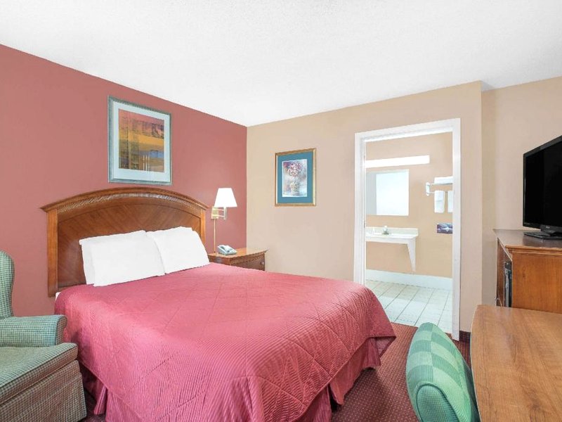 スーパー 8 バイ ウインダム マリオン NC (Super 8 By Wyndham Marion Nc)の写真