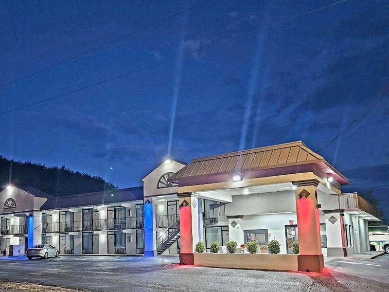 スーパー 8 バイ ウインダム マリオン NC (Super 8 By Wyndham Marion Nc)の写真