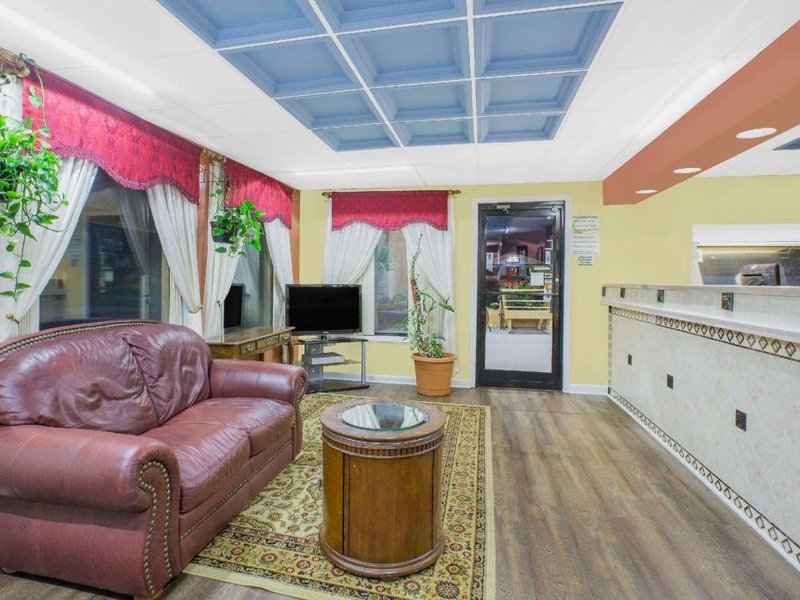 スーパー 8 バイ ウインダム マリオン NC (Super 8 By Wyndham Marion Nc)の写真