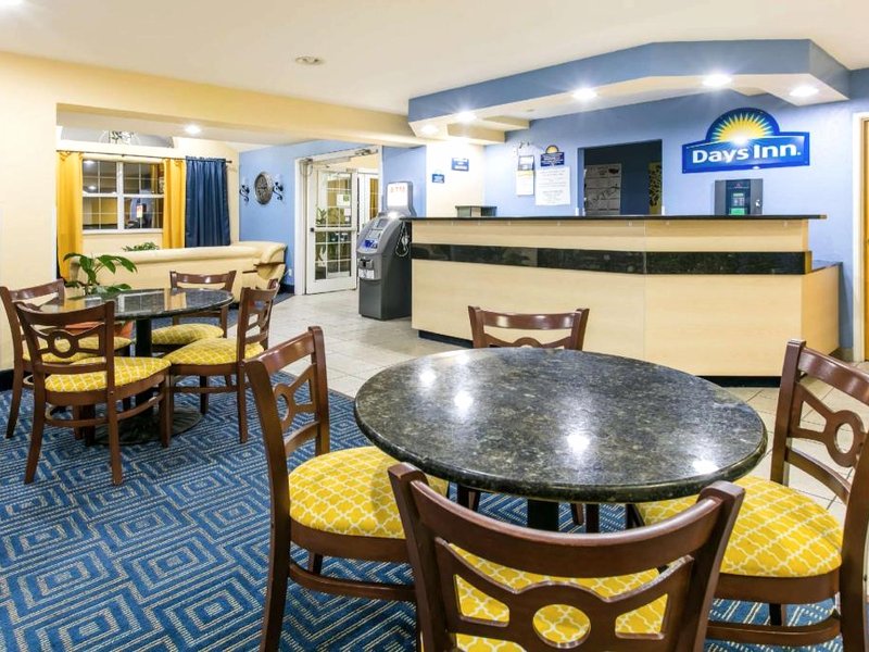 デイズ イン&スイーツ バイ ウィンダム プライアー (Days Inn & Suites by Wyndham Pryor)の写真