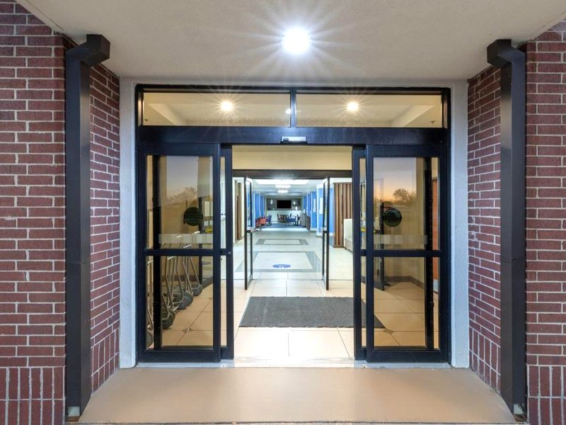 Holiday Inn Express Hotel & Suites Pryor By IHGの写真