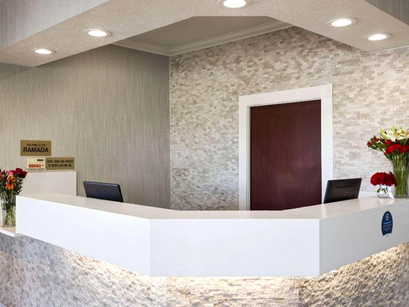 Ramada by Wyndham Moses Lakeの写真