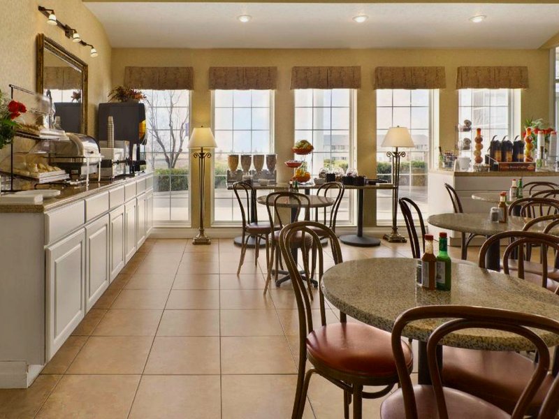 Ramada by Wyndham Moses Lakeの写真