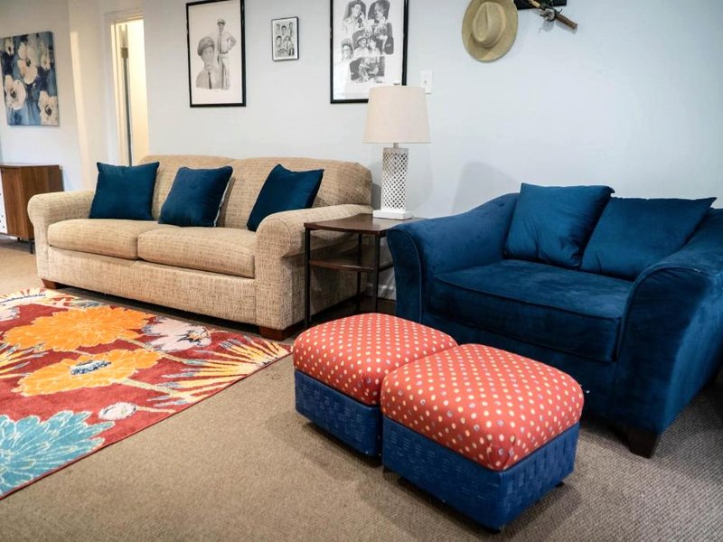 1-bedroom apartment, sleeps 4, in lovely Pilot Mountain-walk to Main st! Unit 2の写真