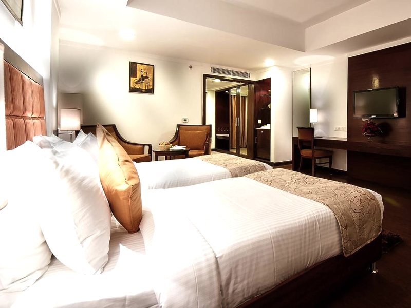 ゴールデン プラザ ホテル (Golden Plaza Hotel)の写真