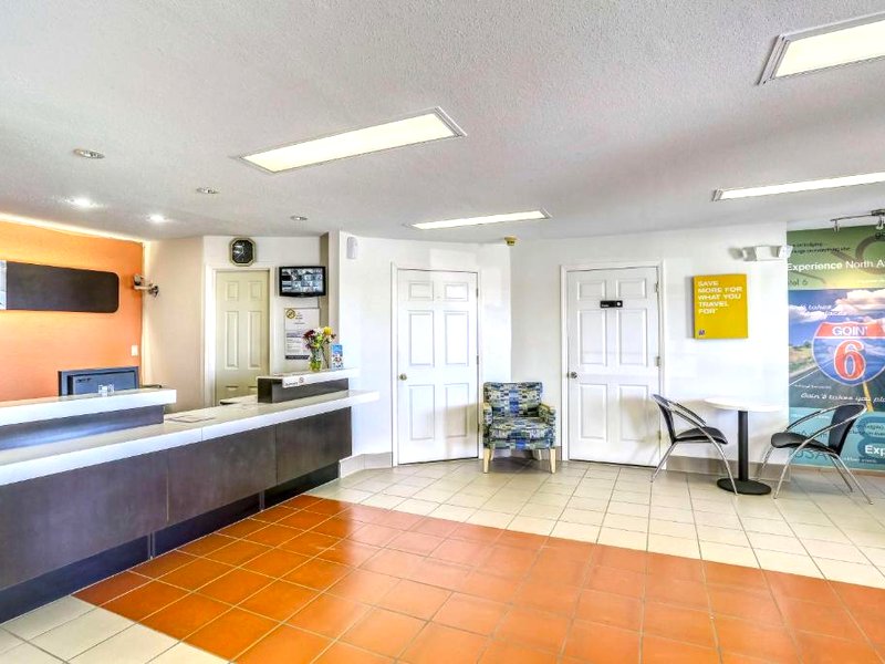 Motel 6 Dickson, TNの写真