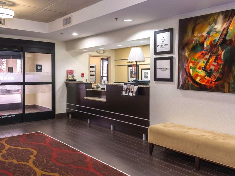 ハンプトン イン ディックソン (Hampton Inn Dickson)の写真